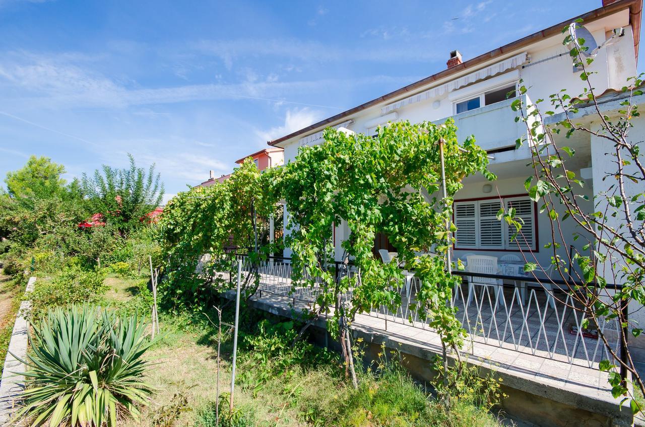 Apartments Biserka Barbat na Rabu Exterior foto